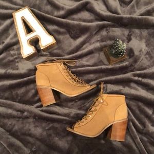 Aldo lace-up tan booties *like new*